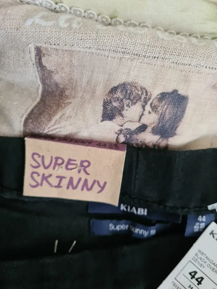 Pantalon Skinny noir Kiabi Taille 44 Neuf - photo numéro 3