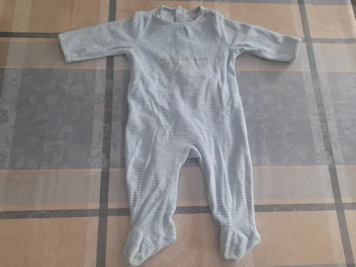 Lot de pyjamas - photo numéro 3