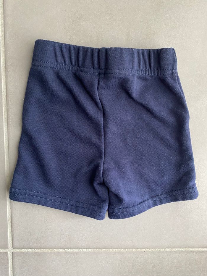 Short Primark taille 9/12 mois - photo numéro 2