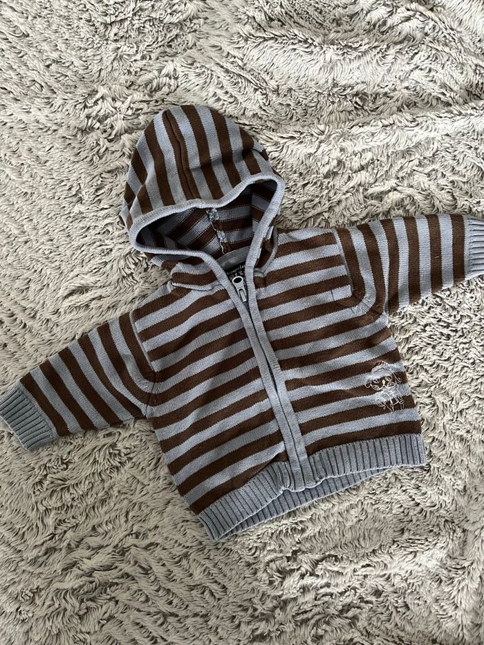 Gilet à capuche zippée 3mois