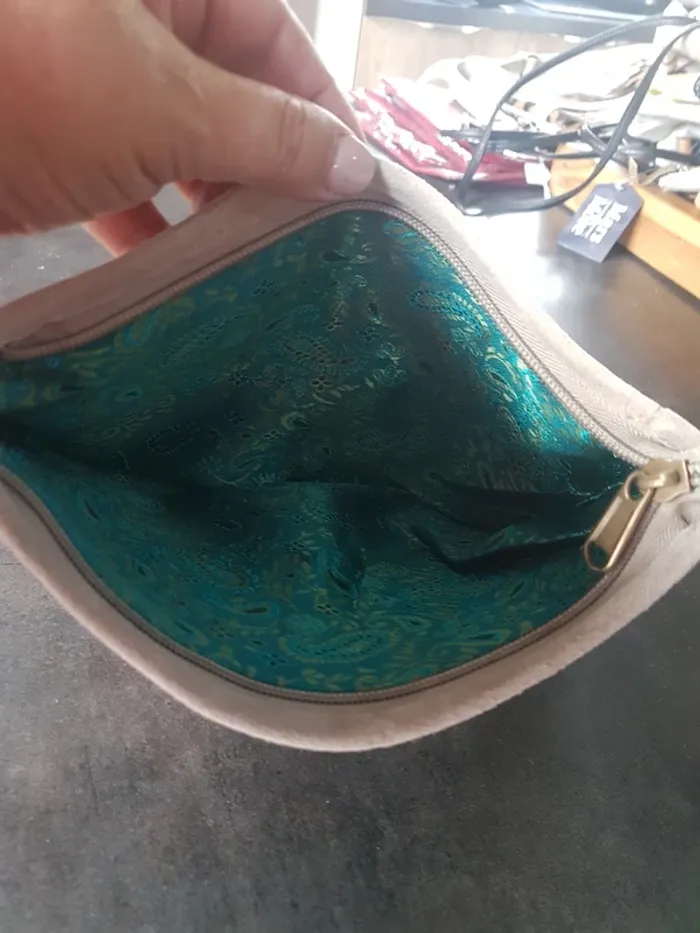 Vend sac neuf en peau - photo numéro 13