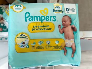 Paquets de couche Pampers taille 0