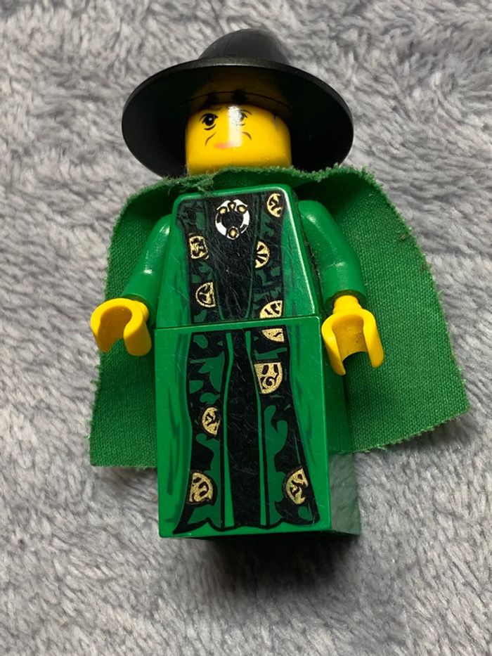 Minifigure lego Harry Potter Chamber of Secrets Professor Minerva McGonagall Green Robe and Cape - photo numéro 9