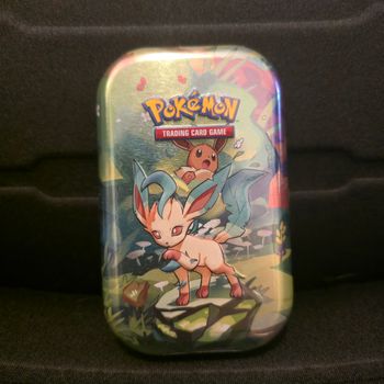 Pokémon Mini Tin Phyllali EV8.5 Évolutions Prismatiques Français
