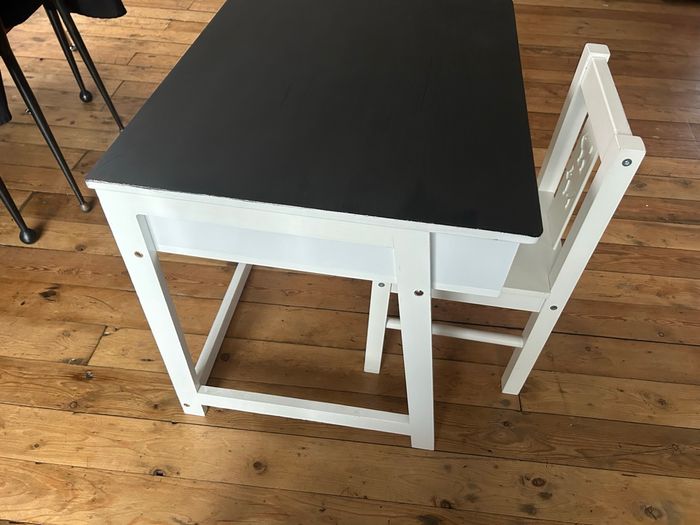 Bureau et chaise enfant ikea - photo numéro 3