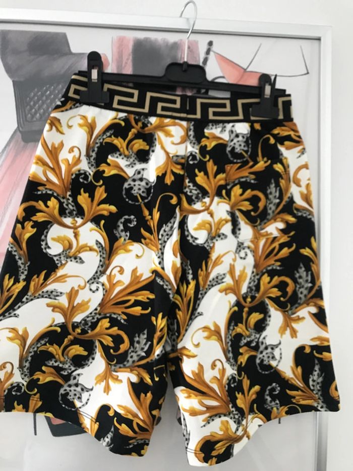 Bermuda large Versace 12 ans neuf - photo numéro 9