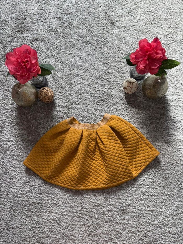 🌺Jupe effet matelassé jaune moutarde avec paillettes dorée Taille 4ans/104cm🌺 - photo numéro 5