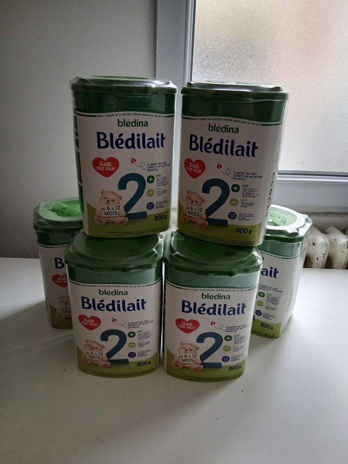 Un lots  de 6 boite de L'ait 2ém âge blédilait