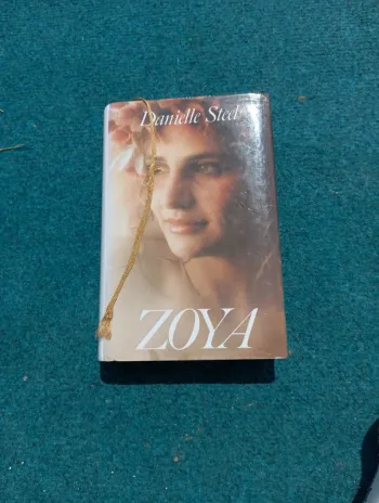 Livre Zoya