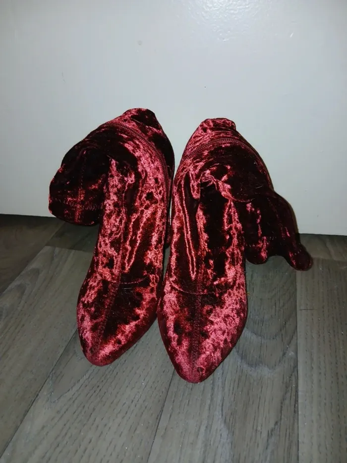 Bottines rouge à talons