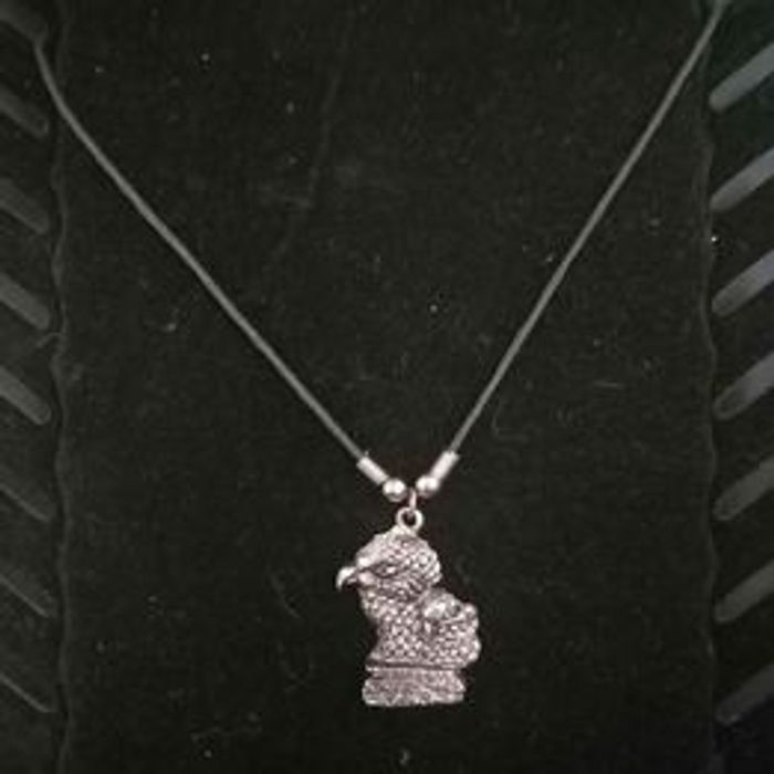 Collier avec pendentif 2 têtes d'aigles