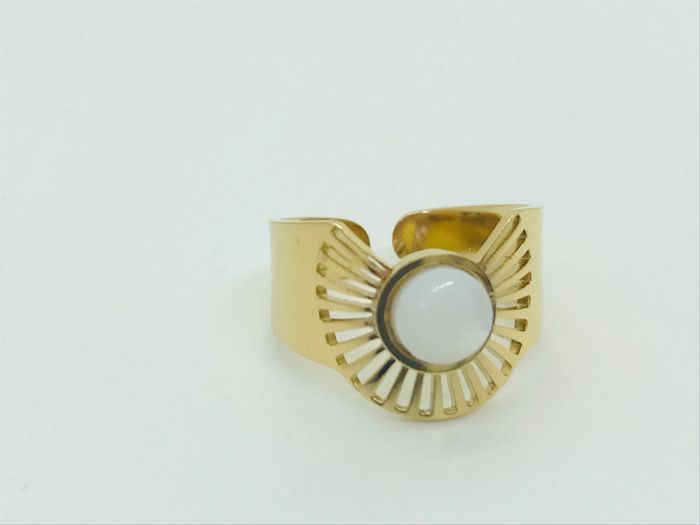 Bague ajourée dorée et nacre - photo numéro 2