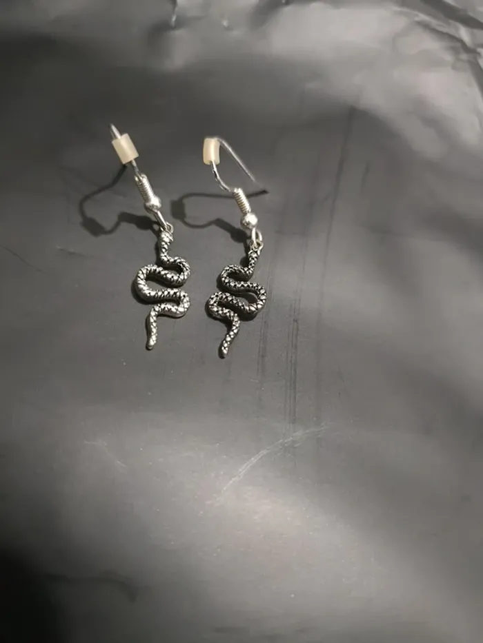 Boucles d'oreilles fantaisie serpent - photo numéro 4