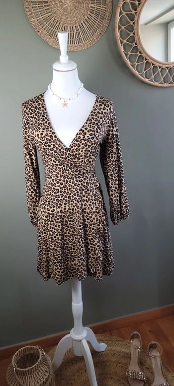 Jolie robe Léopard Pull and Bear Taille M Parfait état