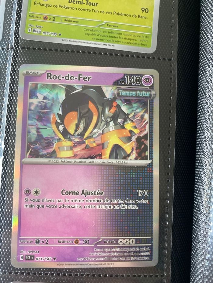 Carte Pokémon holographique neuf