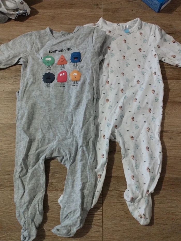 Deux pyjamas