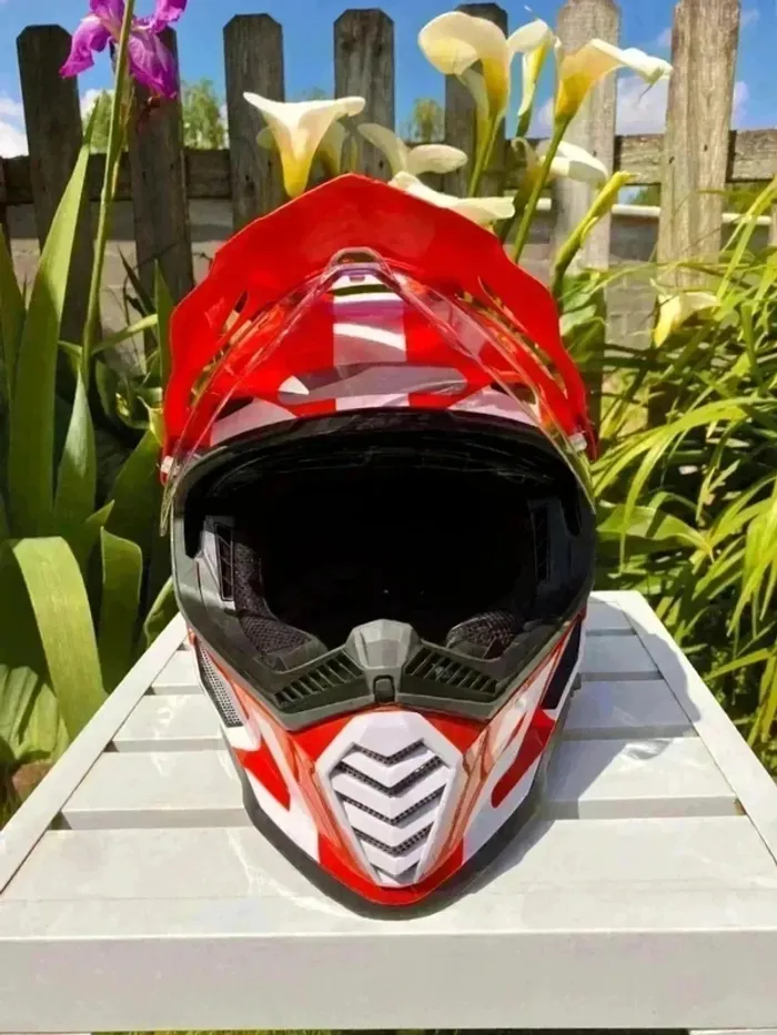 Casque de moto - photo numéro 2