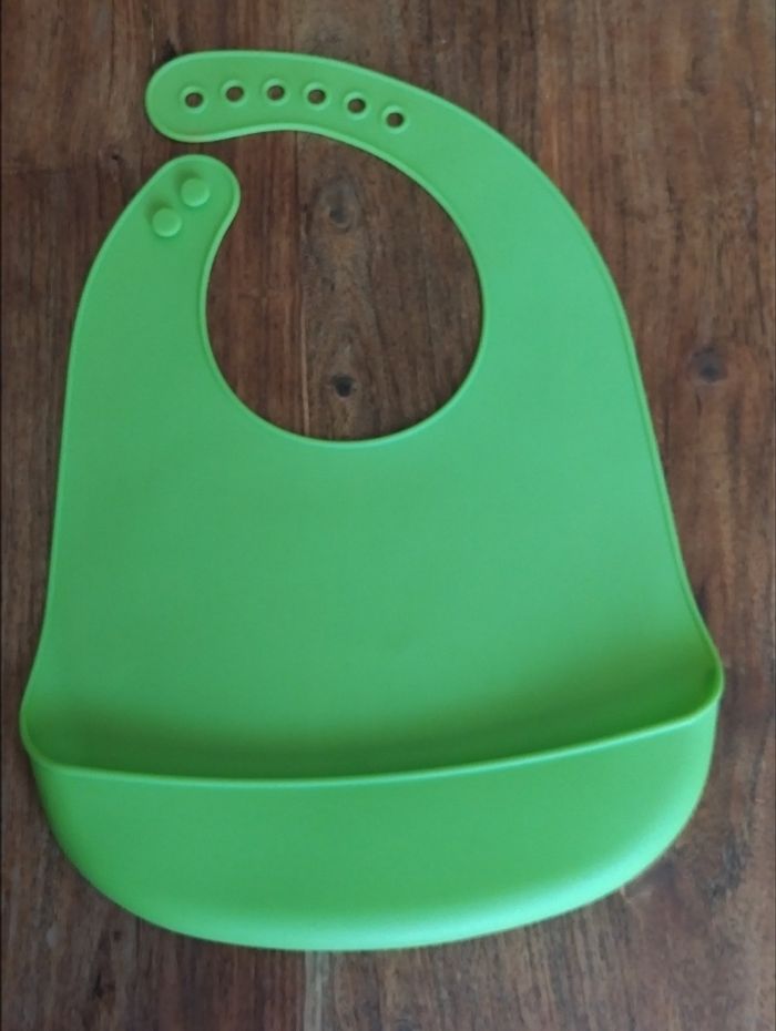 Lot de 2 bavoirs en silicone