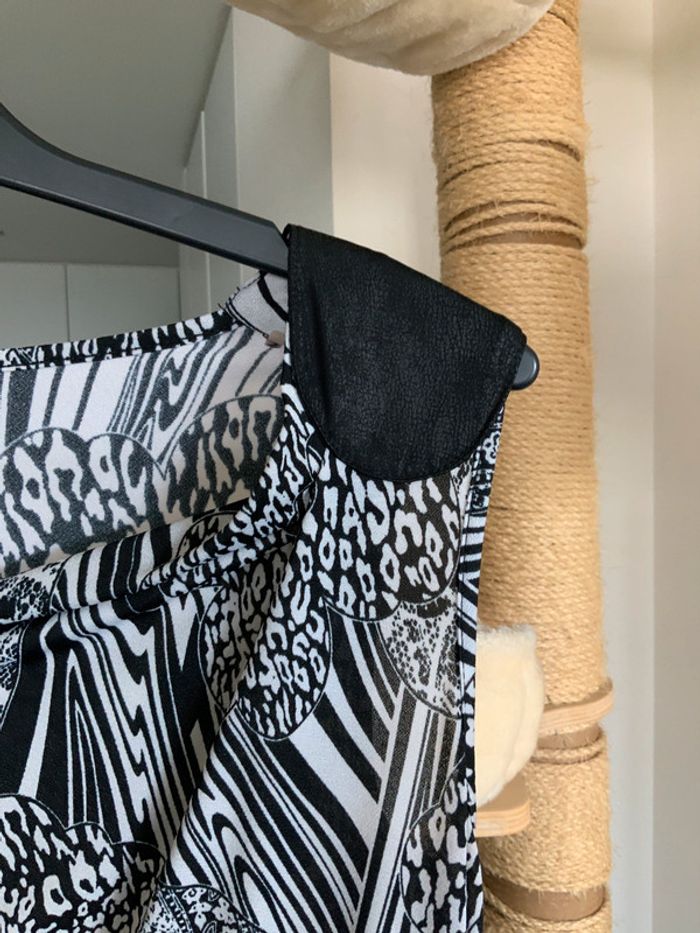 Robe à motifs noirs et blancs Clara Vitti 46 48 excellent état - photo numéro 4