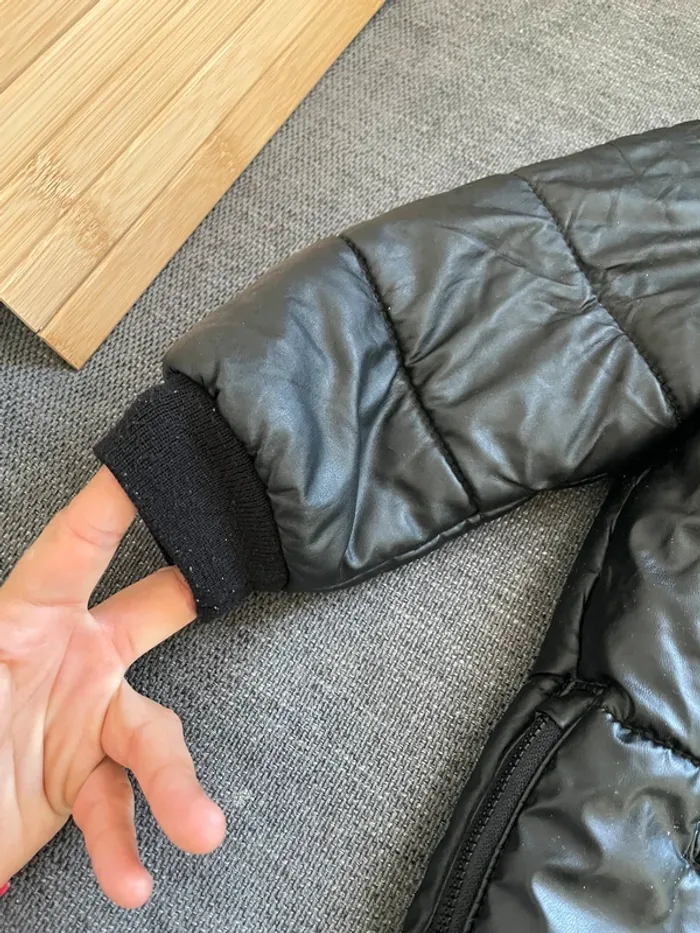 Doudou noir Zara avec capuche – Taille 86 (18-24 mois) - photo numéro 4