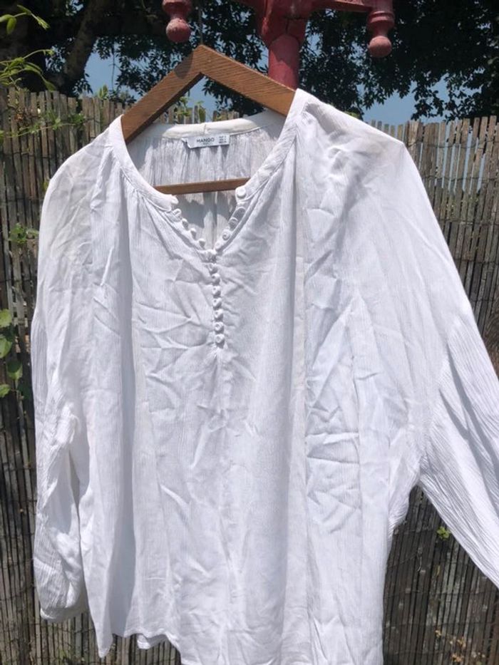 👚 Blouse tunique Mango longue, large et ample à col V et à manches longues avec détails boutons - photo numéro 11
