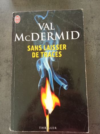 Val MC Dermid Sans laisser de traces 