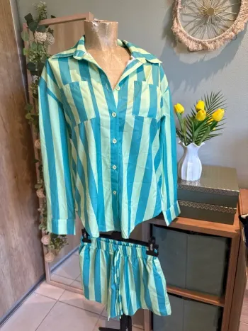 Joli ensemble satiné short et chemise femme