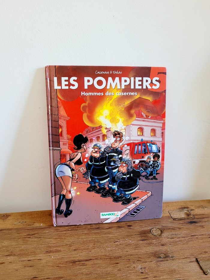 Livre Les Pompiers Hommes des casernes n°5 - photo numéro 1