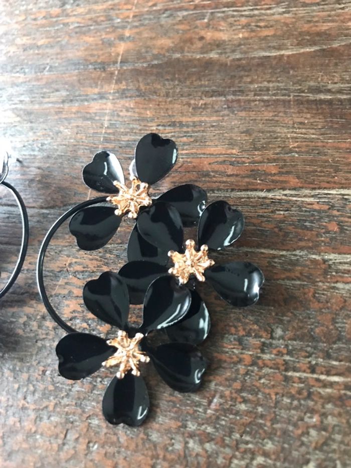 Magnifique paire de boucles d’oreilles fleurs - photo numéro 3