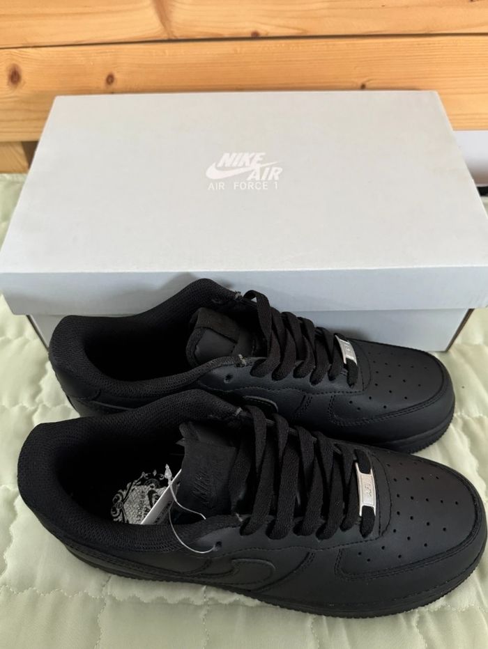 Nike Air Force 1 Low '07 Noir  Taille 40 - photo numéro 6