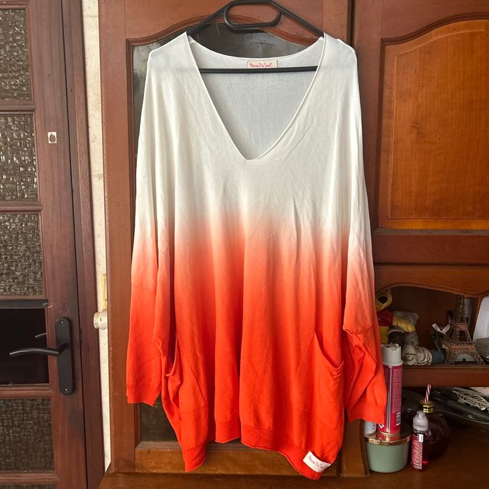 Pull léger col V