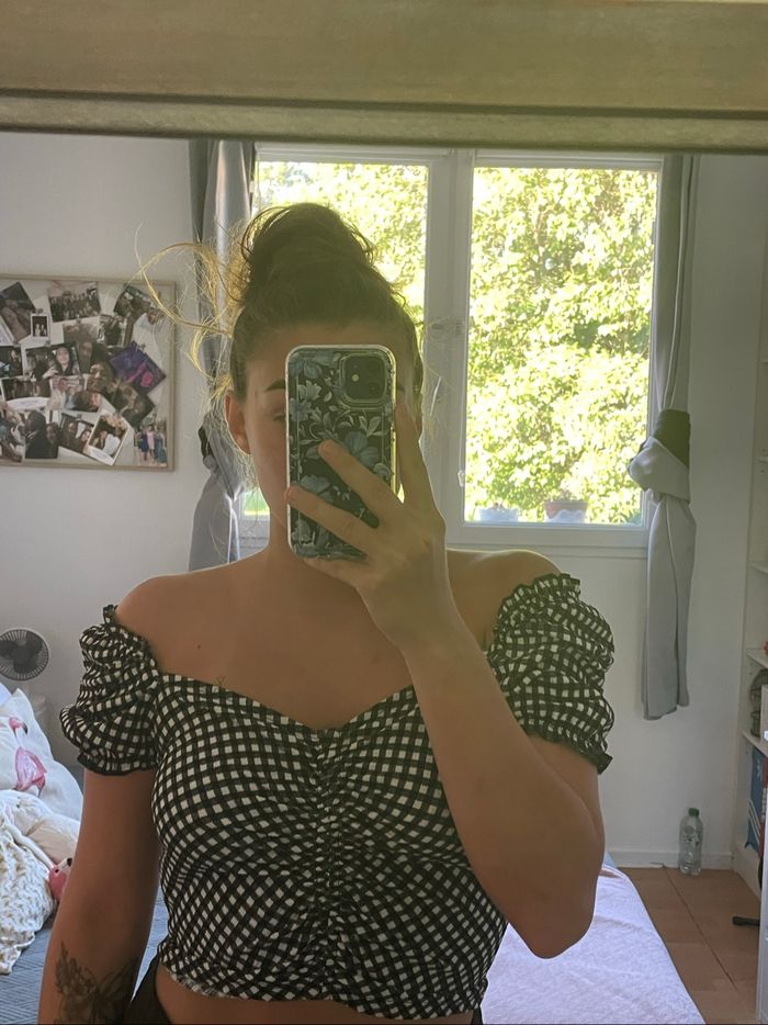Top Kiabi noir et blanc manche bouffante taille M - photo numéro 2