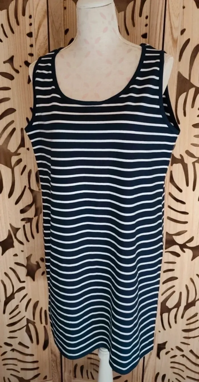 Robe marinière Taille 46/48 Blanche porte - photo numéro 2