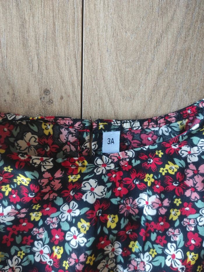 Robe 3 ans en TBE - photo numéro 2