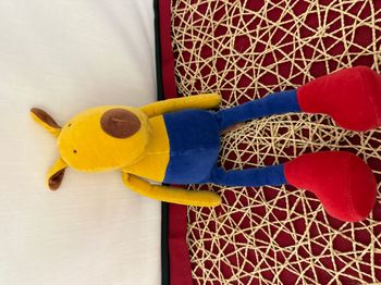 Doudou chien rouge bleu Commandant Ouaf MOULIN ROTY