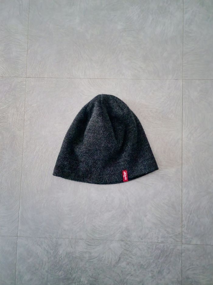 Bonnet levis