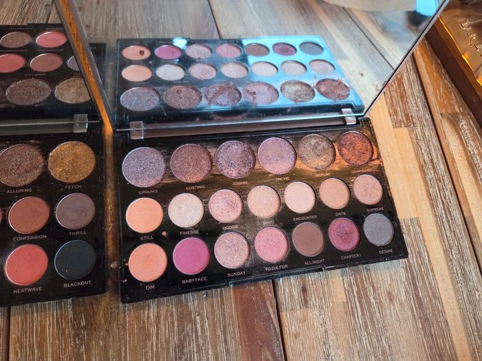 Lot de 2 palettes maquillage ombres a paupieres revolution - photo numéro 3