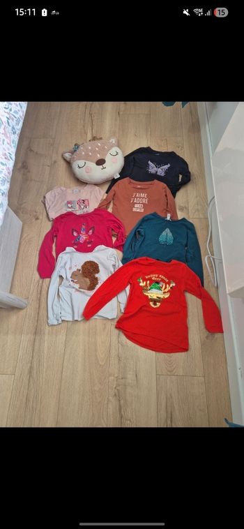 Lot de vetements fille taille 4 ans