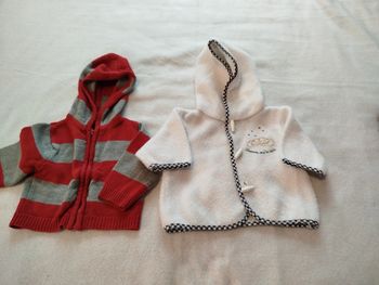 Deux gilet bébé