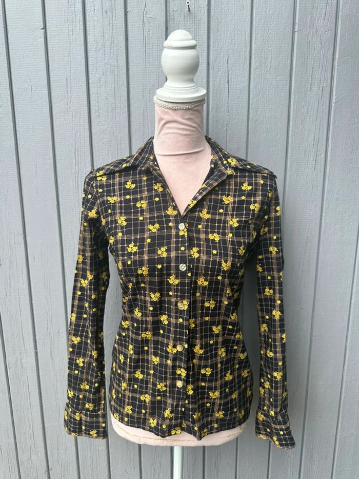 Chemise noir et jaune fleurie manches longues été
