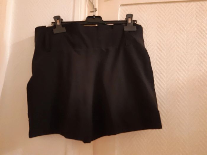 Short femme taille 36 - photo numéro 3