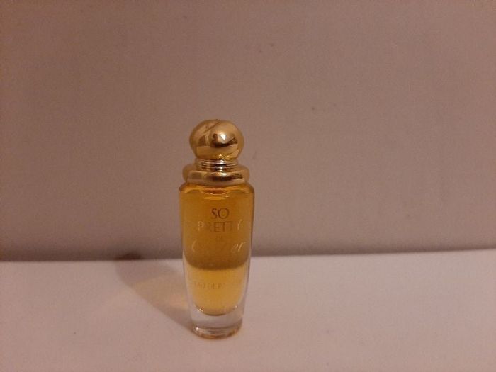 Miniature de parfum. So pretty. Cartier