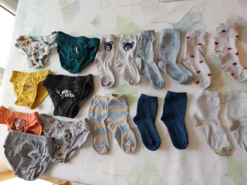 Lot paires de chaussettes et slips garçon 2-3 ans