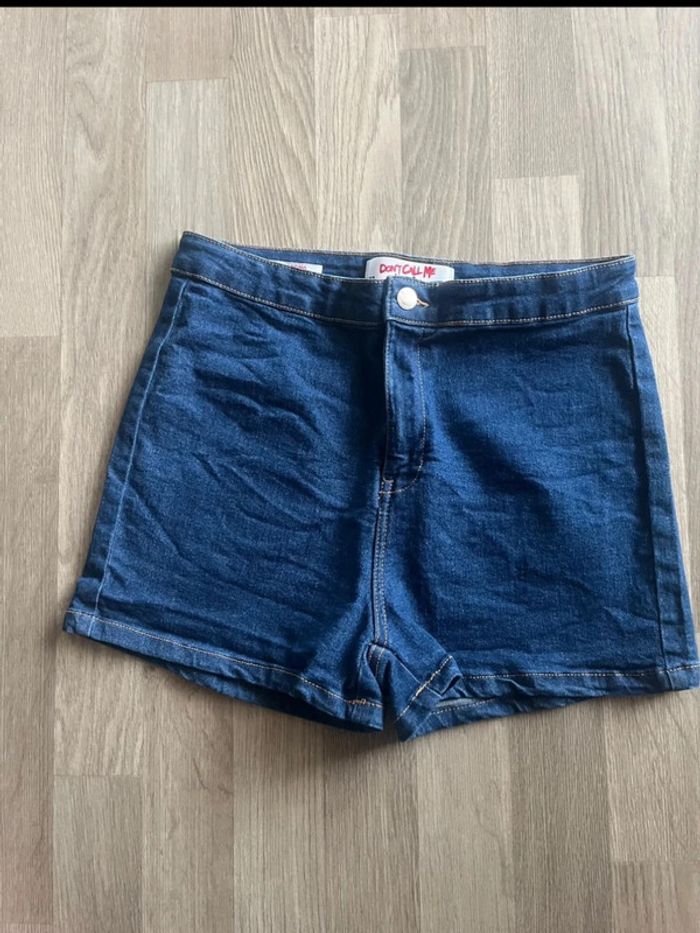 Très beau short jegging taille 42