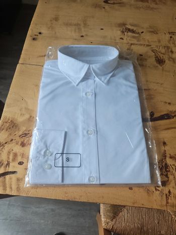 Chemise de service blanche
