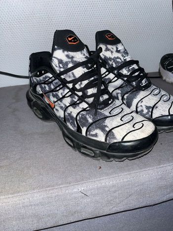 Tn militaire très bonne calité tout est carré