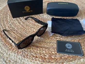 Lunette de soleil versace