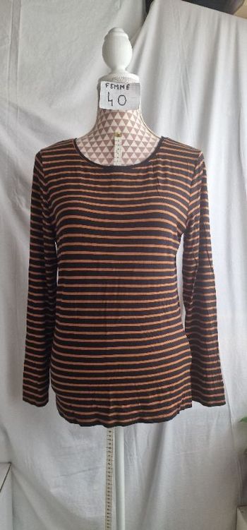 Tee-shirt, noir à rayures marron, neuf a juste été lavé, en viscose &elasthanne, longueur 64cm
