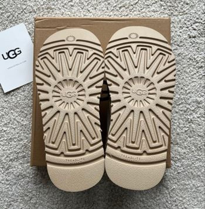 Sabots fourrées UGG Tazz - Taille 38 - Neuves - photo numéro 6