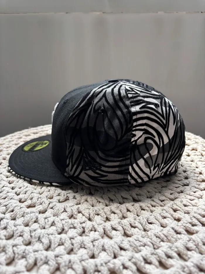 New Era 59Fifty Casquette Yankees édition vintage – motif tribal-zebre noir & blanc 57 - photo numéro 2